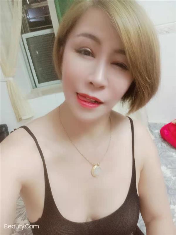 服务态度热情的风Sao熟女大头虾